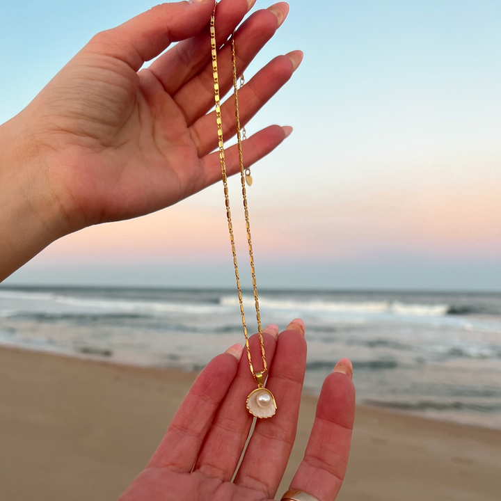 Shell Design Necklace