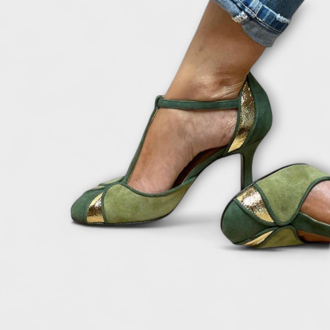 Patchwork Décolleté with T-Strap and Closed Toe